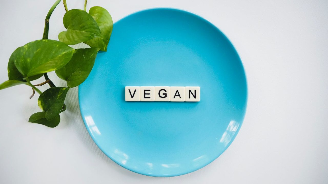 Vegan Beslenenlerin Dikkat Etmesi Gereken 7 Vitamin ve Mineral
